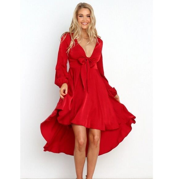 Petal & Pup Dresses & Skirts - NWT Petal and Pup Magnolia Long Sleeve Midi Dress in Wine Size 6